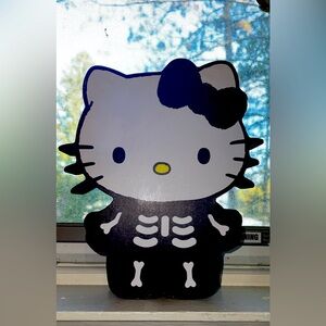 Small hello kitty skull wall hanging